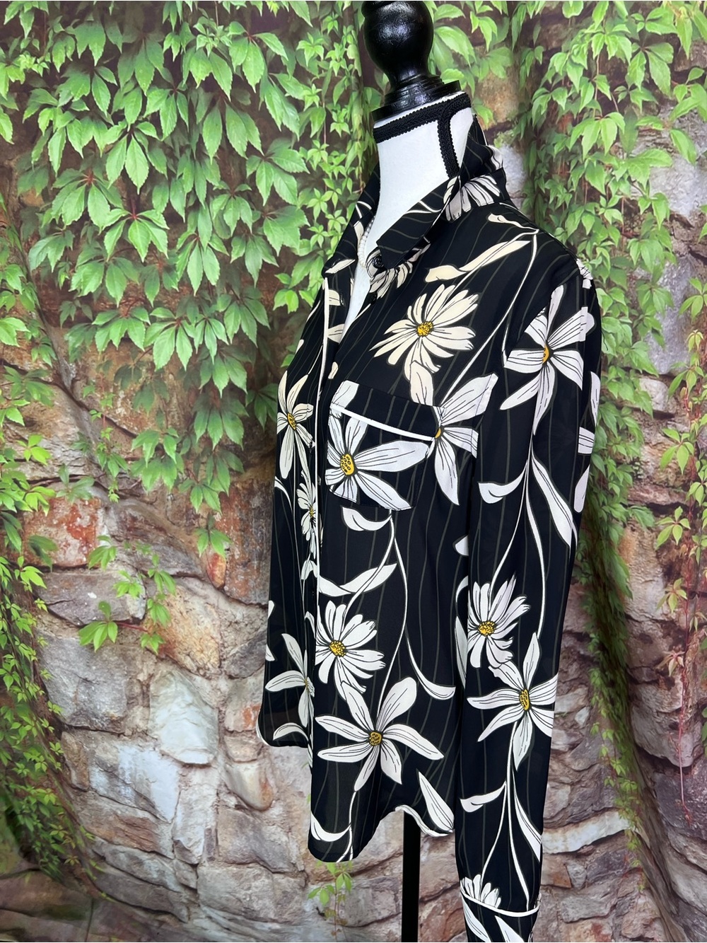 HARLYN Lightweight Black Daisy Print Button Front Polished Careerwear Blouse, L - Picture 4 of 15